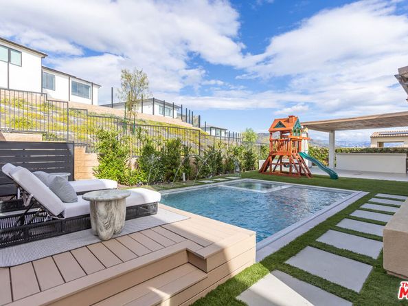 11734 N Manchester Way, Porter Ranch CA 91326