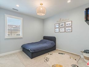 11734 N Manchester Way, Porter Ranch CA 91326