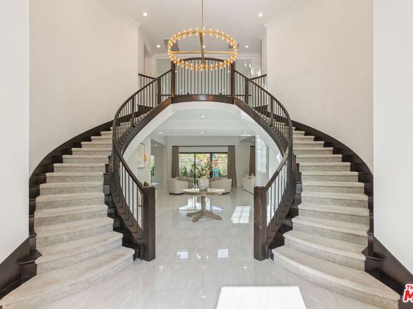 11734 N Manchester Way, Porter Ranch CA 91326