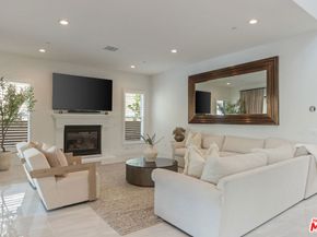 11734 N Manchester Way, Porter Ranch CA 91326