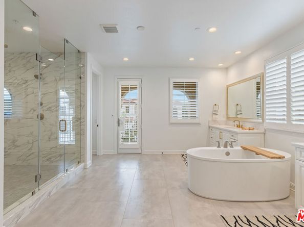 11734 N Manchester Way, Porter Ranch CA 91326