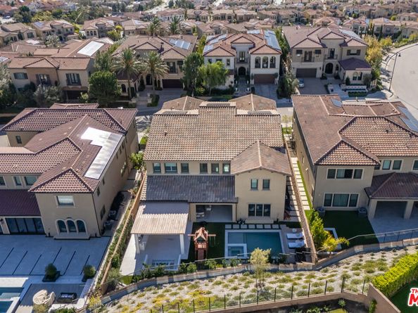 11734 N Manchester Way, Porter Ranch CA 91326