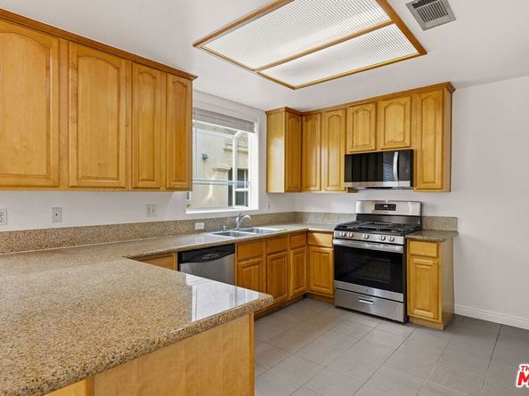 4838 Elmwood Avenue 7, Los Angeles CA 90004