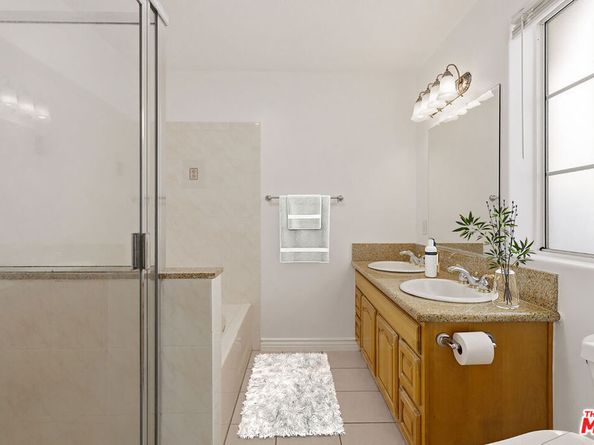 4838 Elmwood Avenue 7, Los Angeles CA 90004