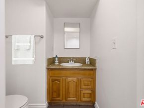 4838 Elmwood Avenue 7, Los Angeles CA 90004