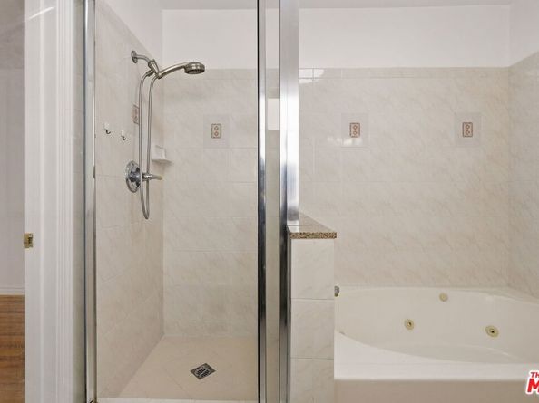 4838 Elmwood Avenue 7, Los Angeles CA 90004