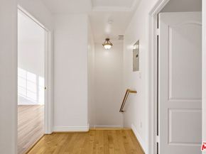 4838 Elmwood Avenue 7, Los Angeles CA 90004