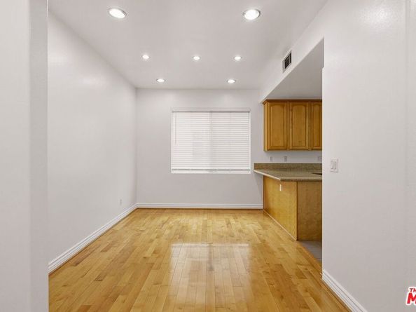 4838 Elmwood Avenue 7, Los Angeles CA 90004