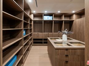 565 Toyopa Drive, Pacific Palisades CA 90272