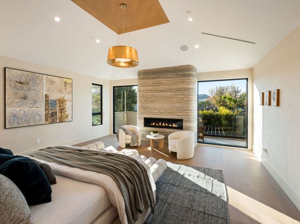 565 Toyopa Drive, Pacific Palisades CA 90272