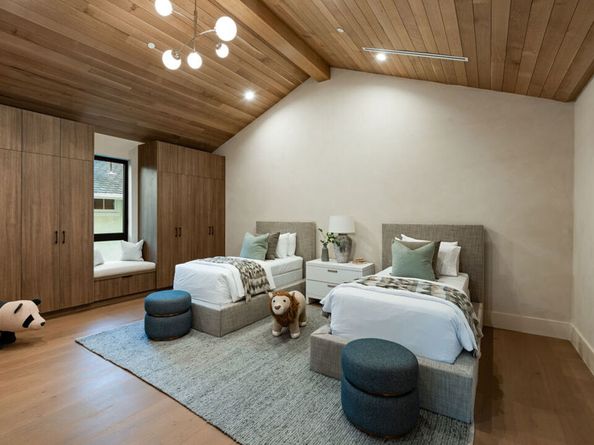 565 Toyopa Drive, Pacific Palisades CA 90272