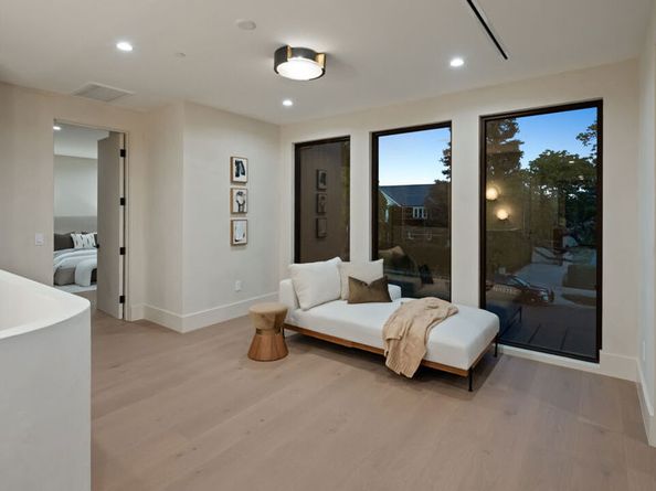 565 Toyopa Drive, Pacific Palisades CA 90272