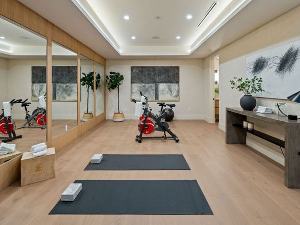 565 Toyopa Drive, Pacific Palisades CA 90272