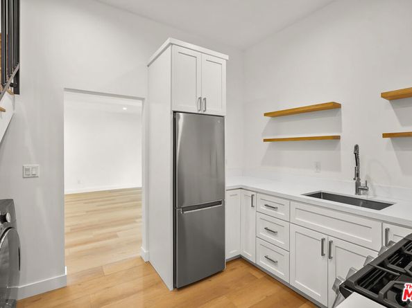 318 N Huntley Drive, West Hollywood CA 90048