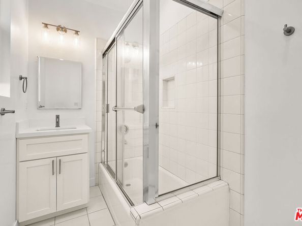 318 N Huntley Drive, West Hollywood CA 90048