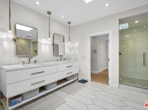 23255 Mariposa De Oro Street, Malibu CA 90265