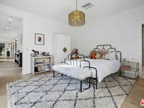 23255 Mariposa De Oro Street, Malibu CA 90265