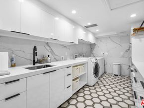 23255 Mariposa De Oro Street, Malibu CA 90265