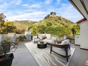 23255 Mariposa De Oro Street, Malibu CA 90265