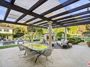 23255 Mariposa De Oro Street, Malibu CA 90265