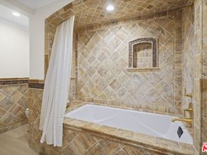 23255 Mariposa De Oro Street, Malibu CA 90265