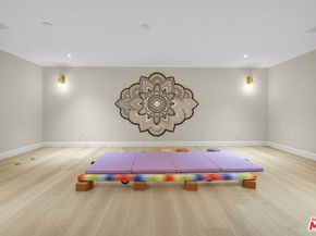 23255 Mariposa De Oro Street, Malibu CA 90265