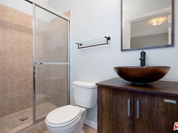 1220 W 27th Street, Los Angeles CA 90007