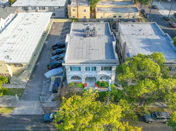 1220 W 27th Street, Los Angeles CA 90007