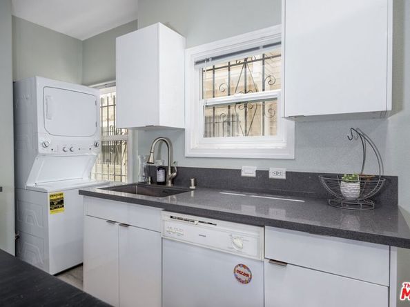 1220 W 27th Street, Los Angeles CA 90007