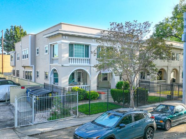 1220 W 27th Street, Los Angeles CA 90007