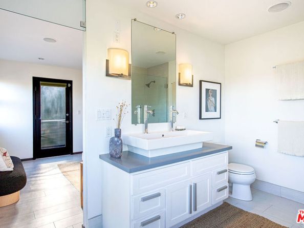 2465 N Gower Street, Los Angeles CA 90068