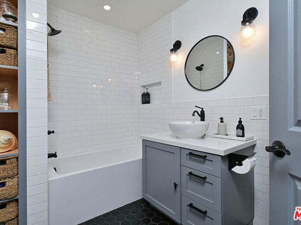 18033 Rosita Street, Encino CA 91316