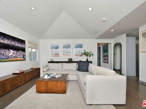 18033 Rosita Street, Encino CA 91316