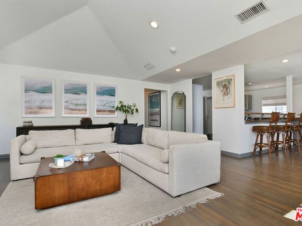 18033 Rosita Street, Encino CA 91316