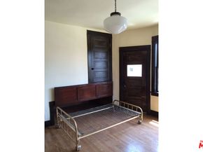 1017 W 24th Street, Los Angeles CA 90007