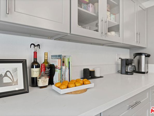 10916 Huston Street 102, North Hollywood CA 91601