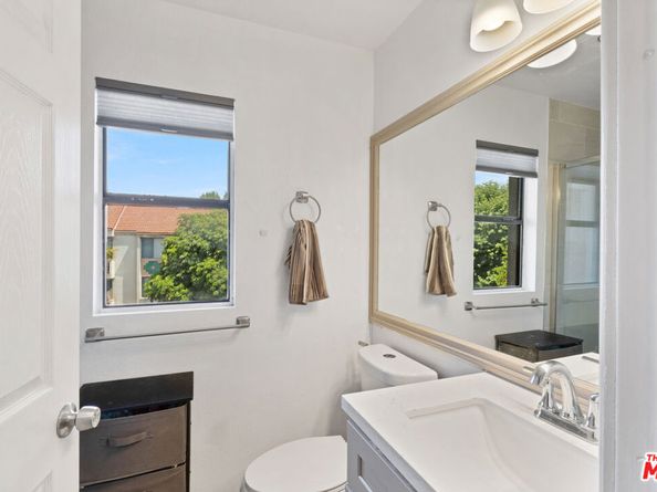 10916 Huston Street 102, North Hollywood CA 91601