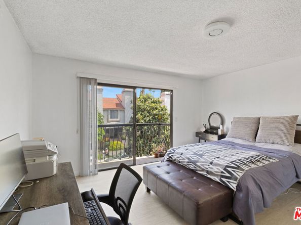 10916 Huston Street 102, North Hollywood CA 91601