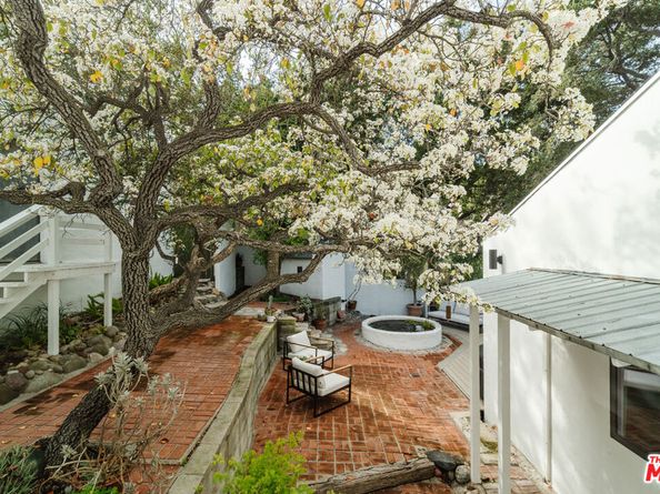 2002 Tuna Canyon Road, Topanga CA 90290