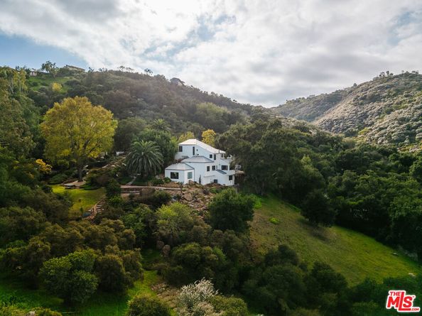 2002 Tuna Canyon Road, Topanga CA 90290