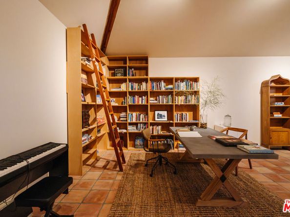 2002 Tuna Canyon Road, Topanga CA 90290