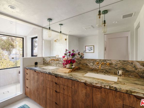 2002 Tuna Canyon Road, Topanga CA 90290