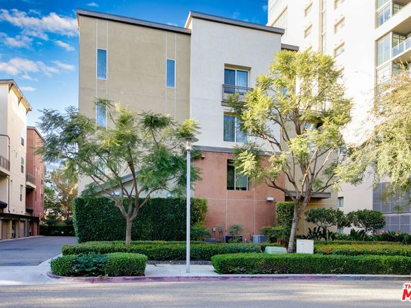 507 Rockefeller, Irvine CA 92612