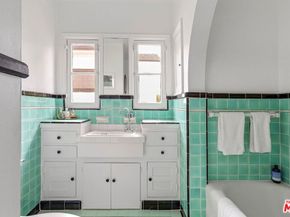 8210 Willoughby Avenue, Los Angeles CA 90046