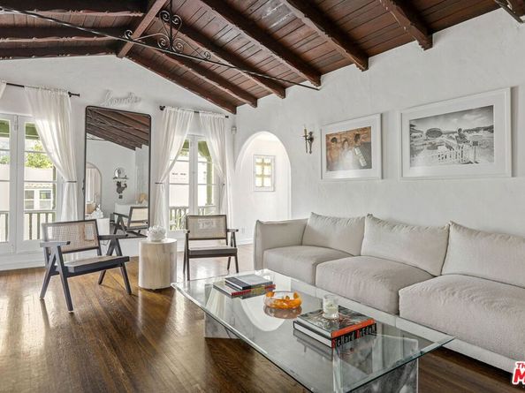 8210 Willoughby Avenue, Los Angeles CA 90046