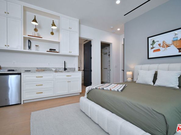 416 21st Place, Santa Monica CA 90402