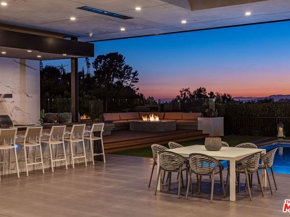 2002 LOMA VISTA Drive, Beverly Hills CA 90210