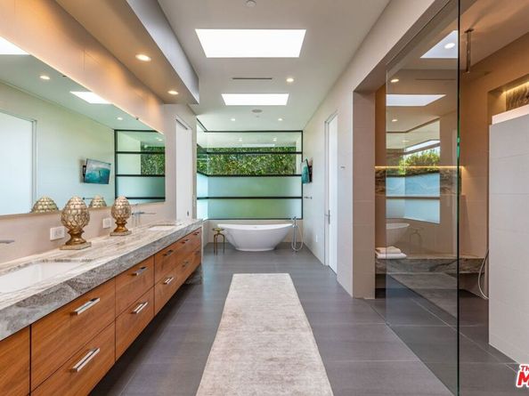 2002 LOMA VISTA Drive, Beverly Hills CA 90210