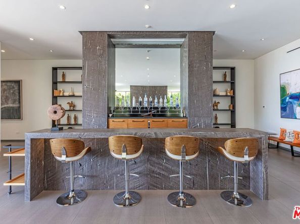 2002 LOMA VISTA Drive, Beverly Hills CA 90210