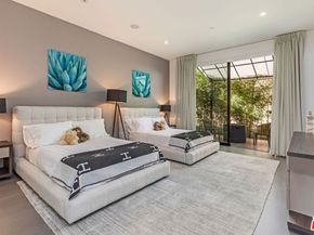 2002 LOMA VISTA Drive, Beverly Hills CA 90210